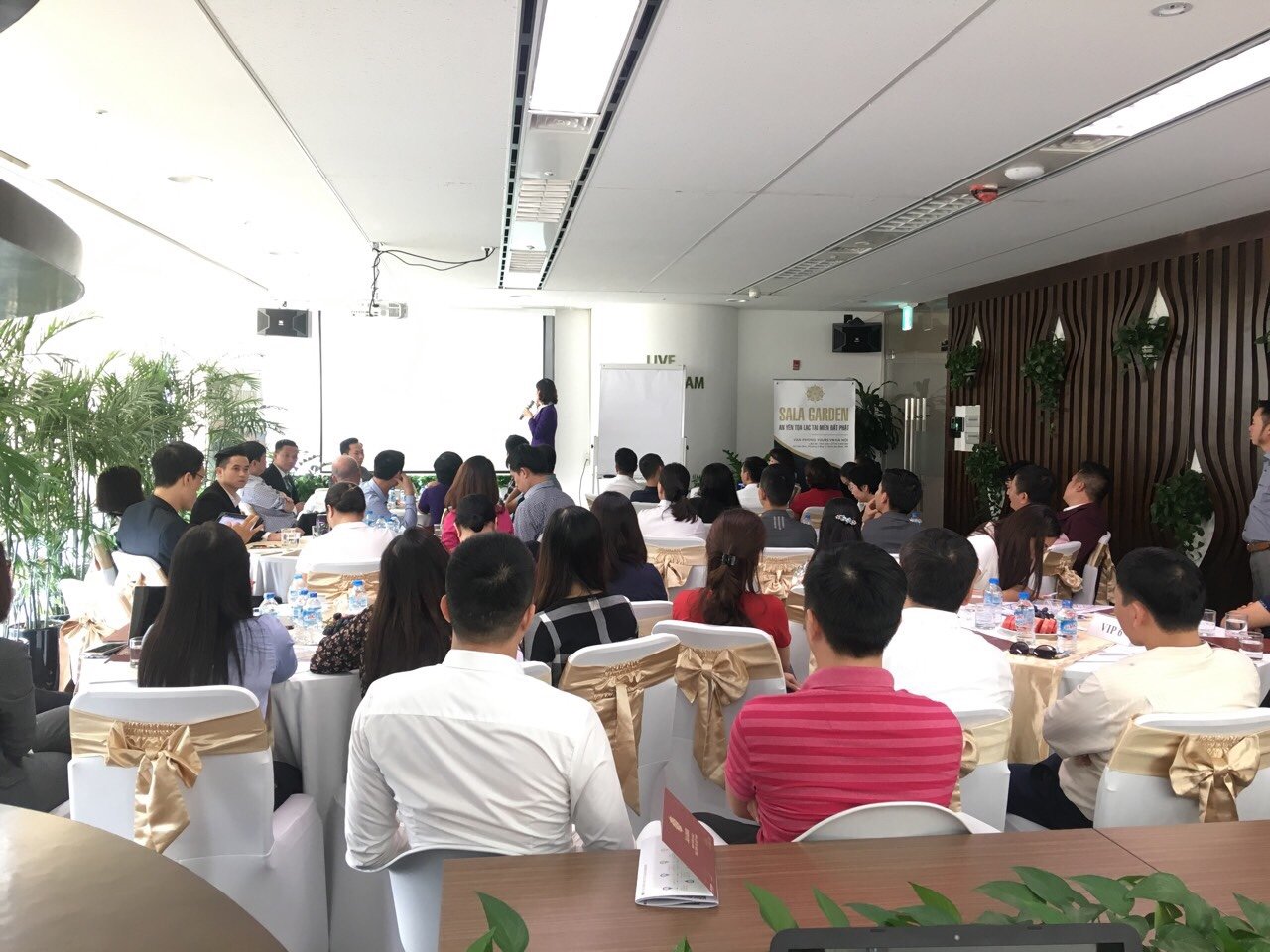 Các điểm bán hàng dự án Hoa Viên 5 Sao tại văn phòng