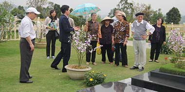 Sắm nhà mới cho người đã khuất và những câu chuyện về ý nghĩa tâm linh